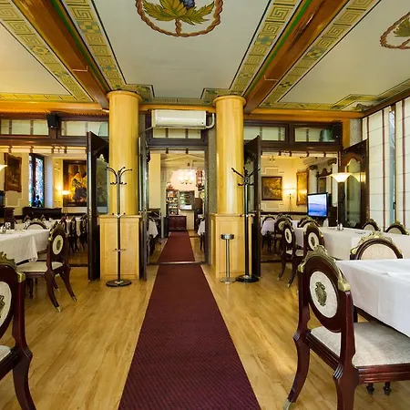 Klub 011 Bed & Breakfast 3*