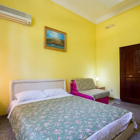 Klub 011 Bed & Breakfast